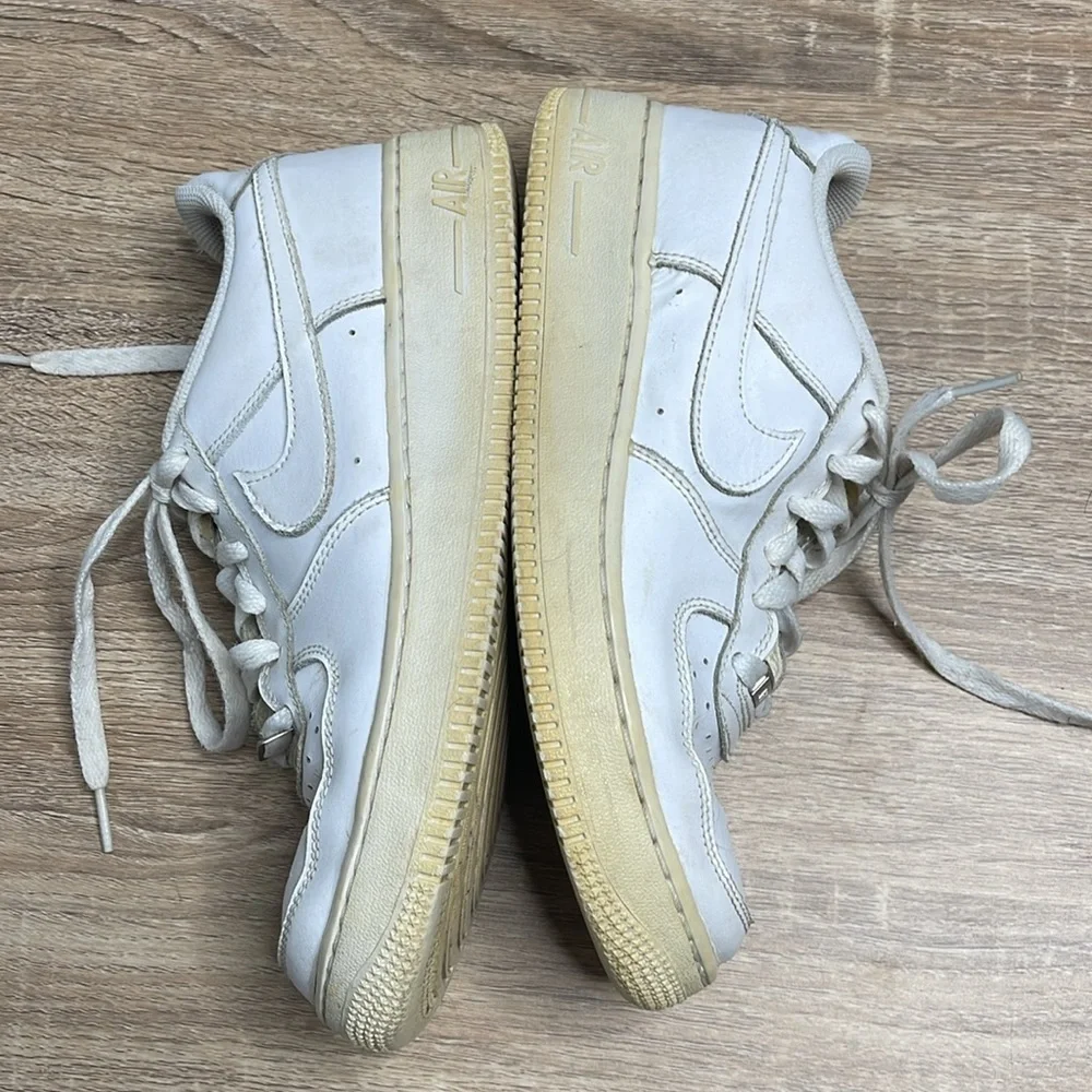 NIKE Air Force 1 Unisex Youth Sneakers White on White Leather Basketball Size 7Y - Picture 6 of 11